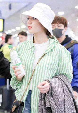 明星带渔夫帽,明星们的时尚演绎